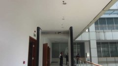 安檢門怎么工作？靠什么原理？